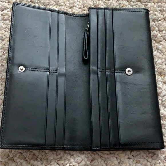 ❣️Authentic Coach wallet❣️ - Picture 2 of 4